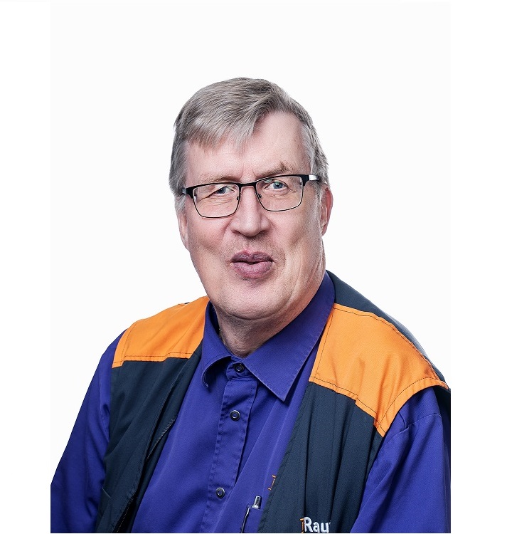 Pekka Kanerva, Rakennustarvike (Osa-aikaeläkkeellä)